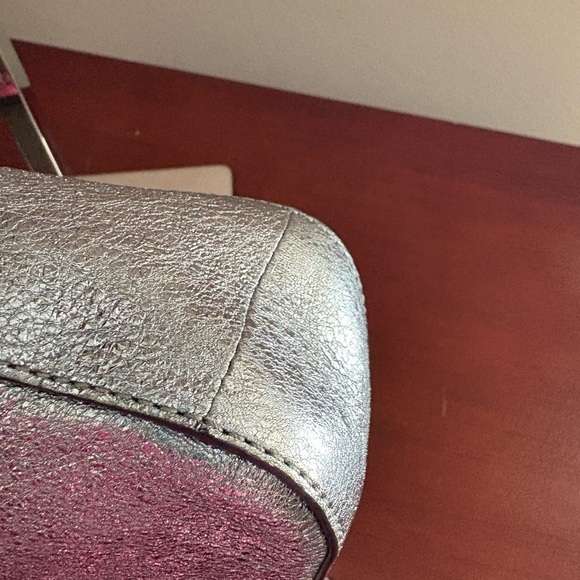 Michael Kors Jet Set Bag in Metallic Silver Leather - Picture 10 of 16